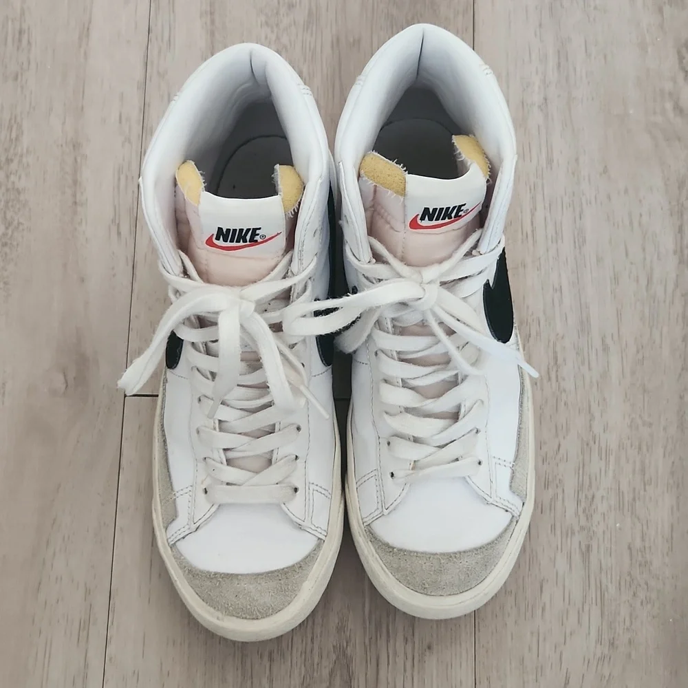 Nike Blazer Mid '77 Womens Shoes